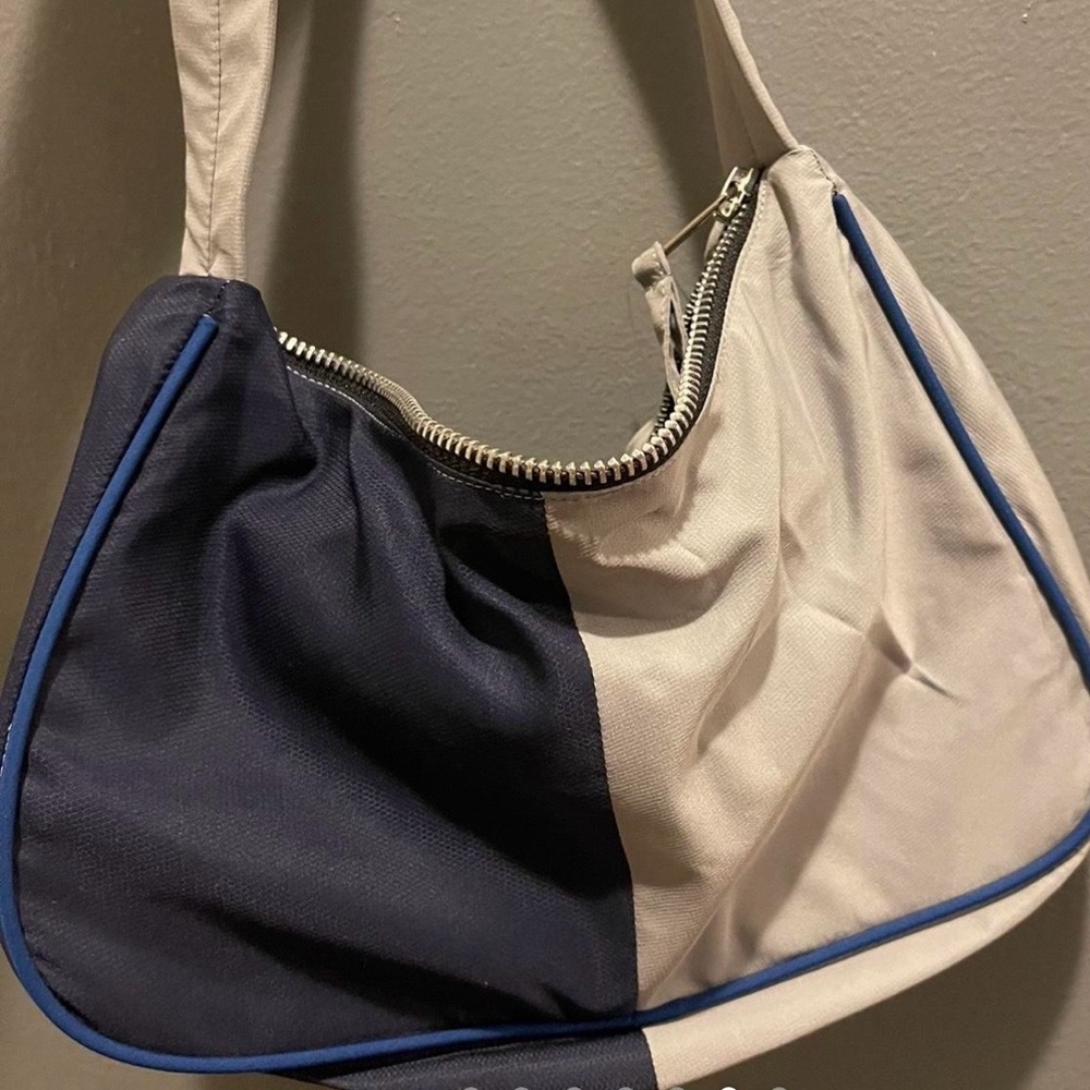 ADIDAS SHOULDER BAG - Picture 2 of 4